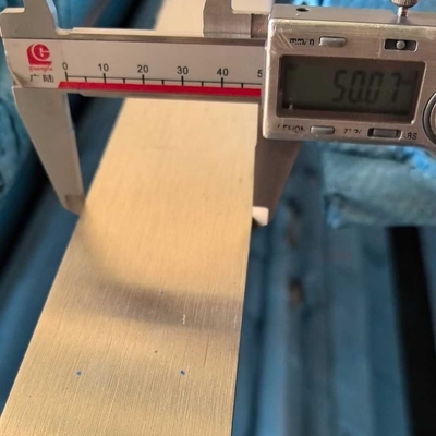 Hot Rolled SS 304 Flat Bar 304 Stainless Steel Flat Bar 4 * 50 * 6000mm