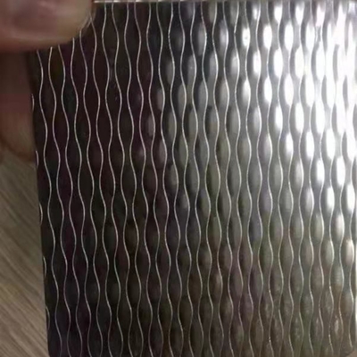 SUS304 4X8 FT Stamped berwarna Rice Grain Bentuk Dekoratif Stamped stainless steel sheet