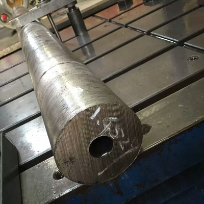 Lantai Hitam Cerah Polished 304L Baja Ringan Bulat / SS 304 Rod Dengan Panjang Disesuaikan 6M