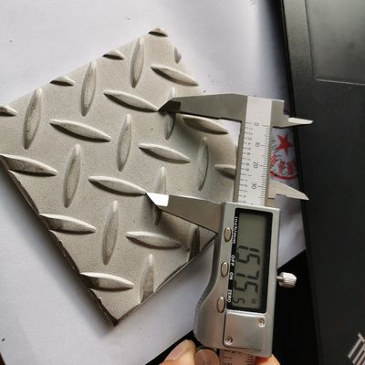Plat Kotak-kotak Vastrap Stainless 304 5mm Astm A793 Plat Lantai Rolled